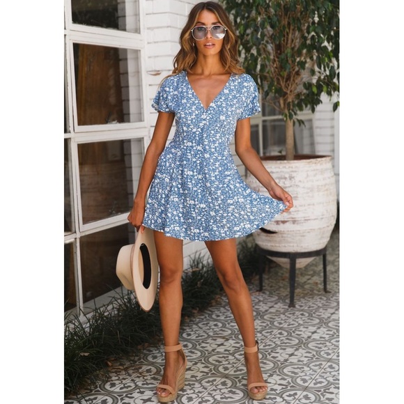 Hello Molly Dresses & Skirts - Hello Molly Blue & White Ditsy Floral Tired V neck Button Front Mini Dress